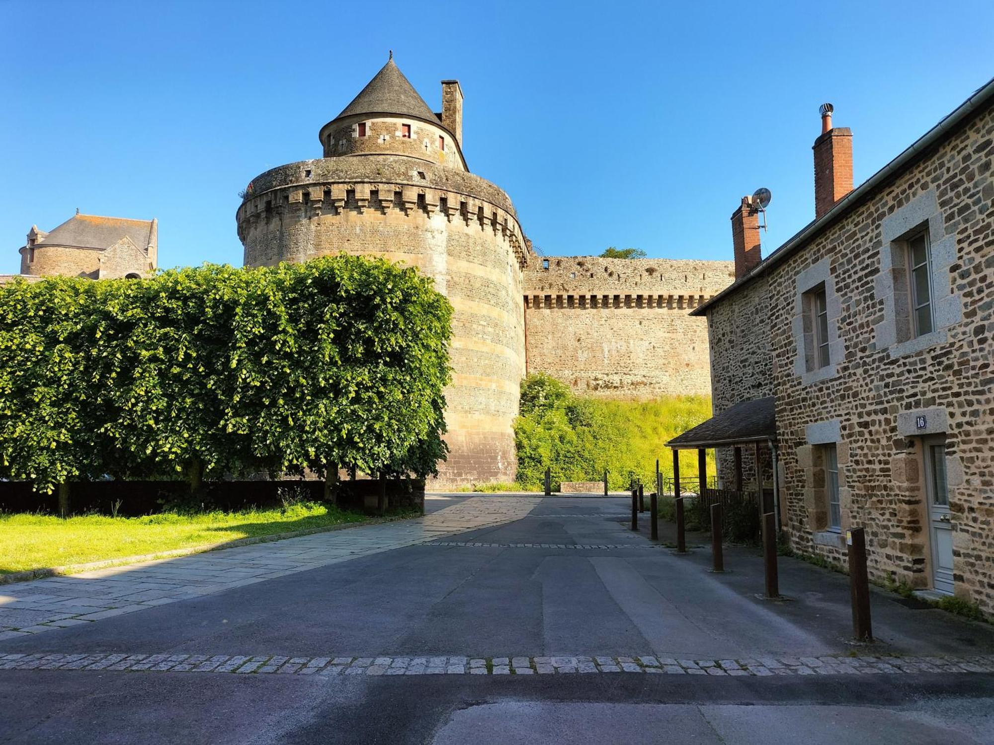 L'Escapade Medievale Fougères Εξωτερικό φωτογραφία